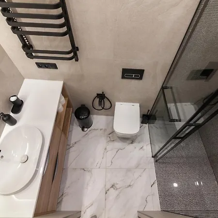 Apartment Leogrand Jacuzzi On Nalyvayka 14 *